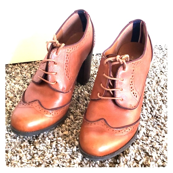 Tommy Hilfiger brown leather stacked heels - Picture 1 of 4